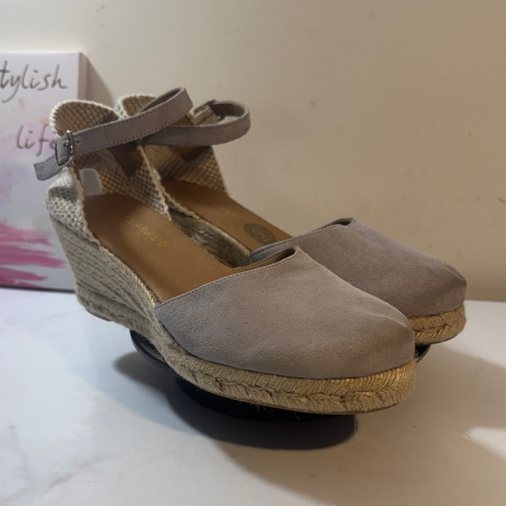Paseart Women's Light Gray Suede Ankle-Strap Wedge Espadrilles - Size 9 - Picture 2 of 10